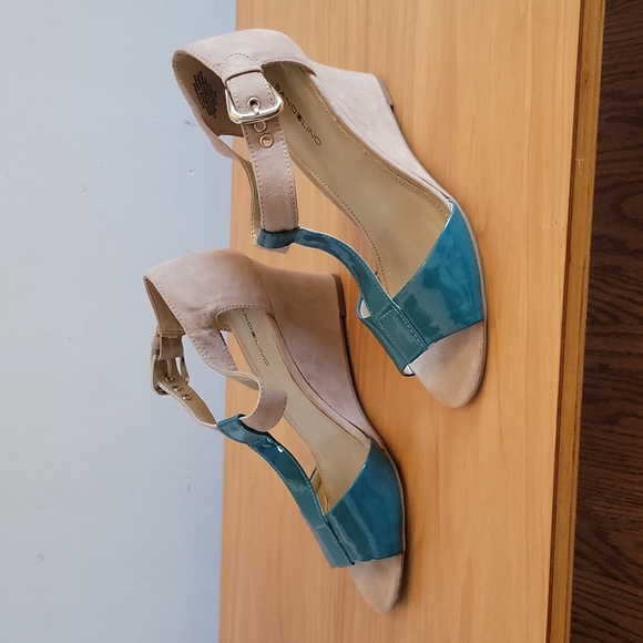 Bandolino Patent Leather and Suede T -Strap Wedge - NWOT - Picture 2 of 7